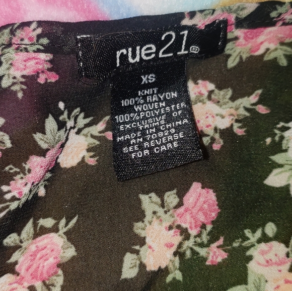 Rue21 Sheer Back Floral Pocket Tank - Picture 2 of 3